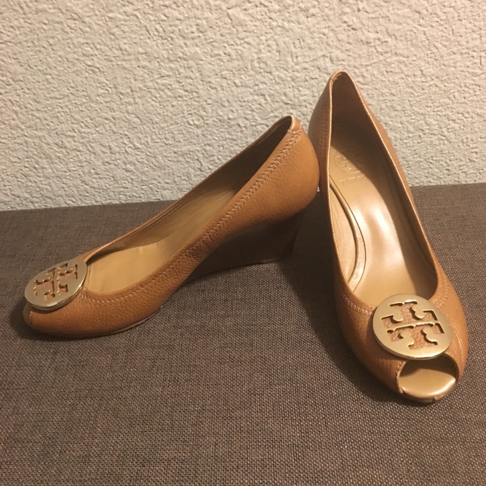 Tory Burch Sally wedges brown/tan with gold